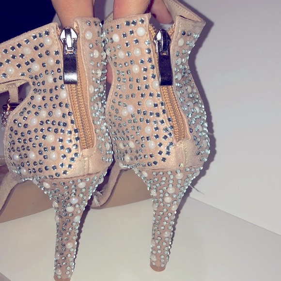 Feather & Bling Heels - New - Picture 5 of 7
